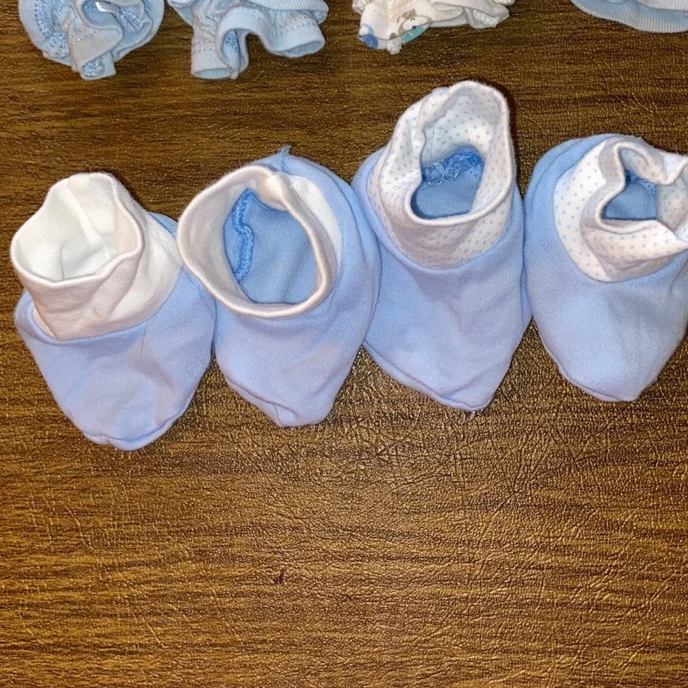 Bundle of mittens /booties
